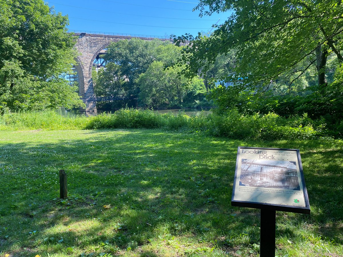 2000PennAve's tweet photo. Exceptional Address: A beautiful day to take a stroll. Conaty Park is one of many beautiful parks not even one mile away from #2000PennAve. You can find this park located right behind Trolley Square; a fine place to shop, dine and play. https://t.co/ogNU0I8Z6P