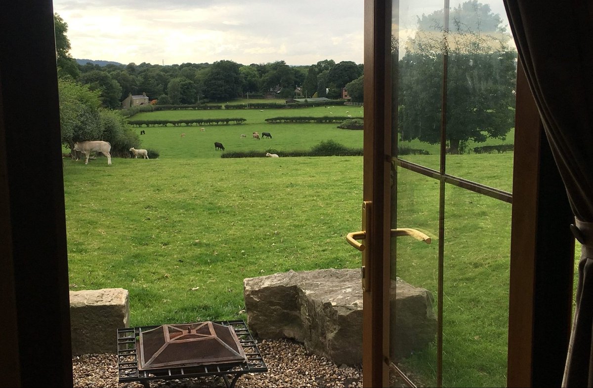 cabinbookers's tweet photo. Nestled in the Cheshire country side with stunning views you can find Red Oaks Farm Log Pod.

From £45 per night: https://t.co/vTJKePJkK6

#cabin #staycation #UK https://t.co/6apI87qFXp