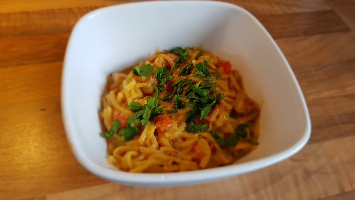 MonLunchFellows's tweet photo. JK: Fragrant chicken laksa courtesy of @HelloFreshUK for today's #fellowship (leftovers from yesterday)

Very impressed with the flavour. Photo doesn't really do it justice

Very tasty lunch

8/10 https://t.co/HSCBSwYCAp