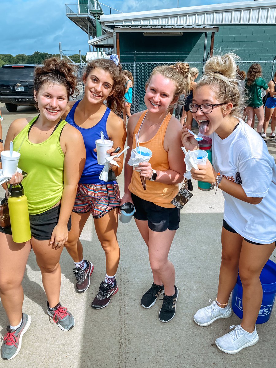 Eaglette_SS's tweet photo. 🌟MOTIVATION MONDAY🌟 
And what’s better than snow cones?! 
Special thanks to the Canton Booster Club for the refreshing after workout treat from @BahamaMamasCTX 
We appreciate everything y’all do for our athletes! https://t.co/ExiCMaQoqX