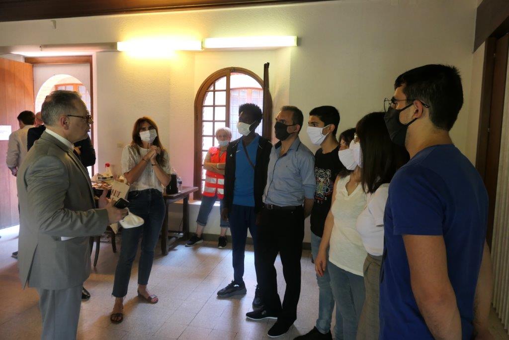 Prefet66's tweet photo. #AccueilRéfugiés
A l'occasion de la journée mondiale des réfugiés, le @Prefet66 a rencontré des familles de réfugiés originaires de Syrie, Soudan, Nigéria, Arménie, Colombie, prises en charge par l' Adoma, l'Acal, Solidarité Pyrénées et la @CroixRouge . https://t.co/e8S7niUeys