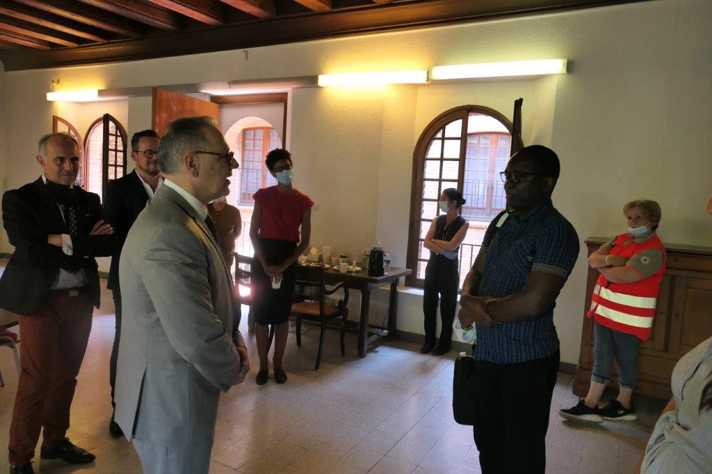 Prefet66's tweet photo. #AccueilRéfugiés
A l'occasion de la journée mondiale des réfugiés, le @Prefet66 a rencontré des familles de réfugiés originaires de Syrie, Soudan, Nigéria, Arménie, Colombie, prises en charge par l' Adoma, l'Acal, Solidarité Pyrénées et la @CroixRouge . https://t.co/e8S7niUeys