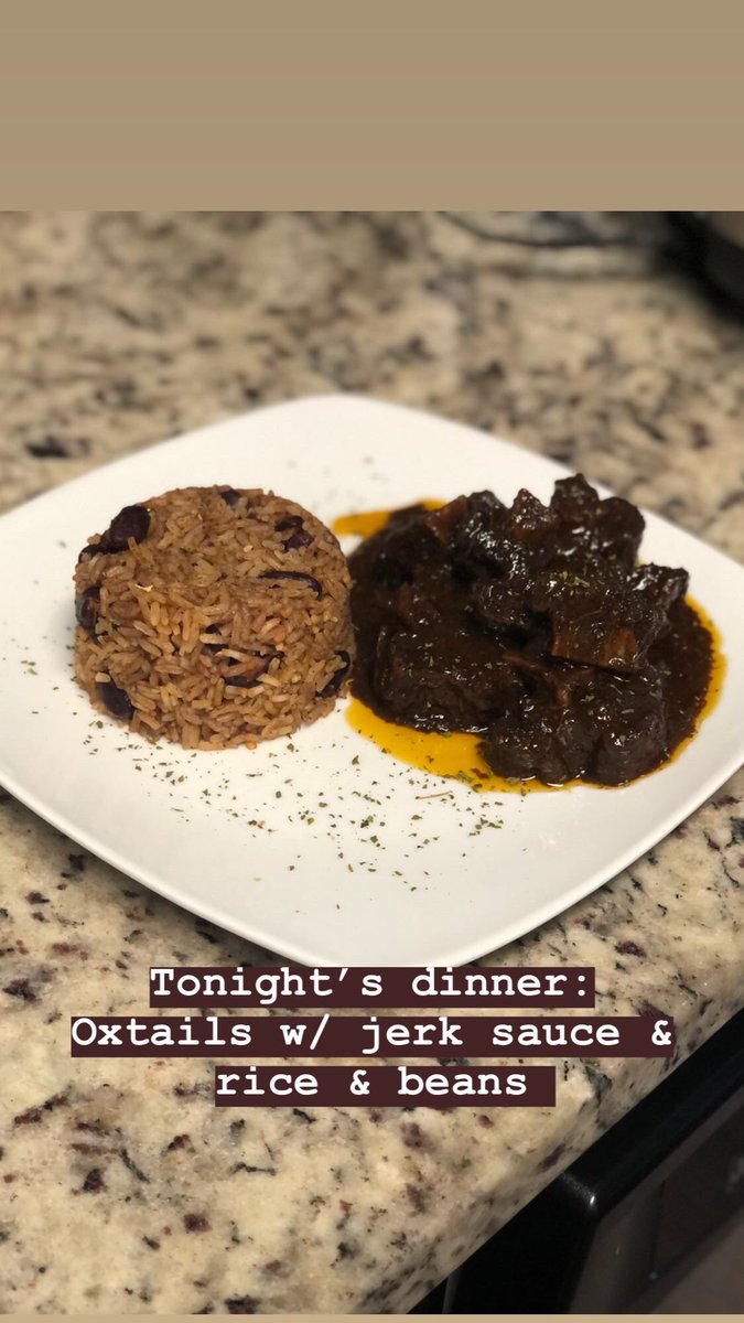 FOODel_Castro's tweet image. If quarantine hasn’t done anything else for me, it surely got me off my ass and in this kitchen... also seeing folks like @AskWhy05 and @Symone_Devine posting their food helped too lol