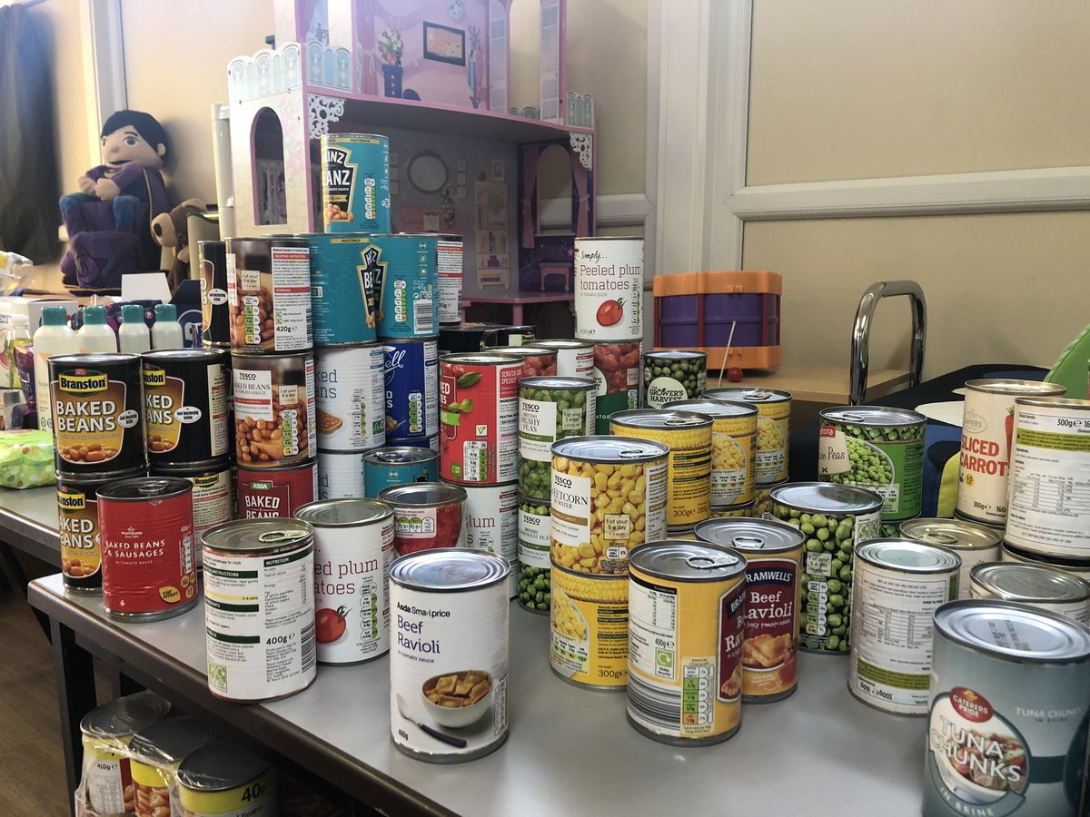 hef4caerphilly's tweet photo. Thank you to @BearWales: Foodbank for vulnerable, sheilding and isolating people open in Penpedairheol (Cascade Community Centre) every Monday, Wednesday and Friday from 12-2pm https://t.co/hfpRdrRLQf