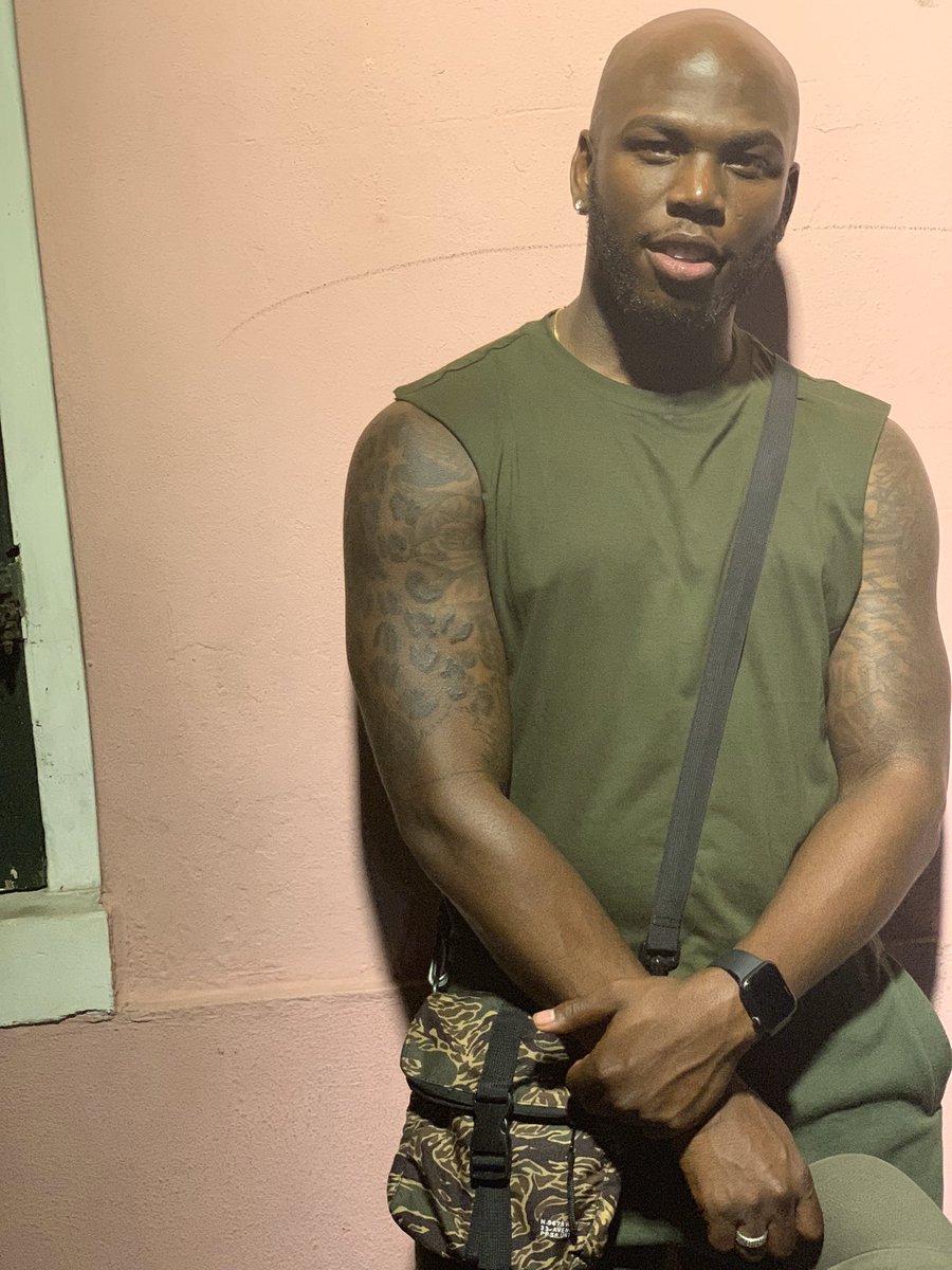 IsThatMyQUE's tweet photo. @NVYWDSmuhfucka https://t.co/ofwBbhiWZf