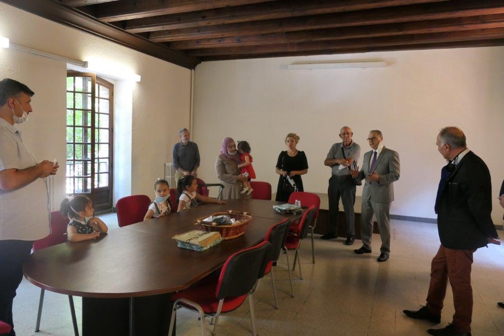 Prefet66's tweet photo. #AccueilRéfugiés
A l'occasion de la journée mondiale des réfugiés, le @Prefet66 a rencontré des familles de réfugiés originaires de Syrie, Soudan, Nigéria, Arménie, Colombie, prises en charge par l' Adoma, l'Acal, Solidarité Pyrénées et la @CroixRouge . https://t.co/e8S7niUeys