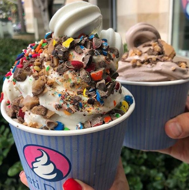 Topping overload 🤩    Find your nearest location for take-out! >>> tastidlite.com/locator/