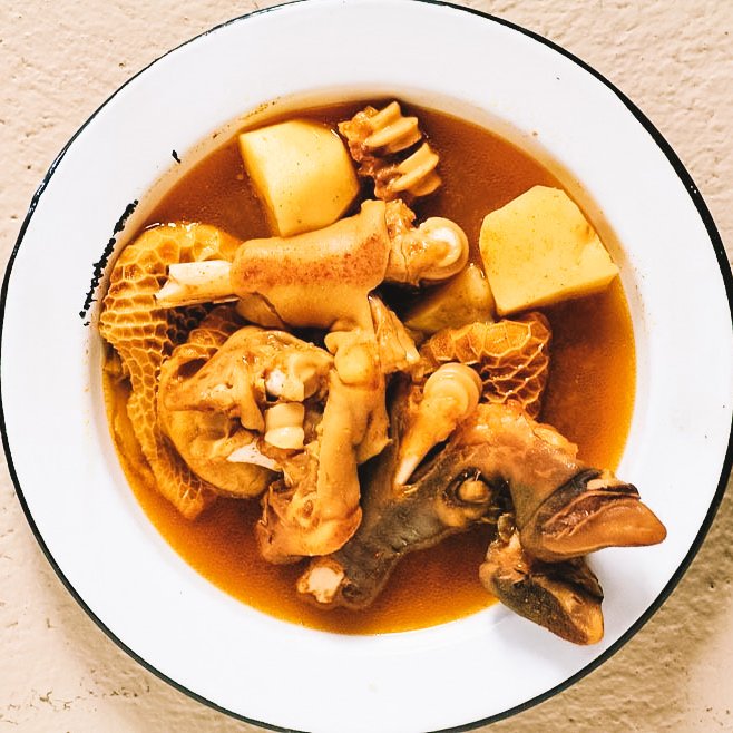 You told us about your favourite local dishes so we just had to give Mogodu a go! What do you think of Chef Anele's <a href="/Olive_Pride/">Olive Pride</a> Curried Tripe and Trotters with Pap?  

bit.ly/OlivePrideMogo… #AfternoonExpress