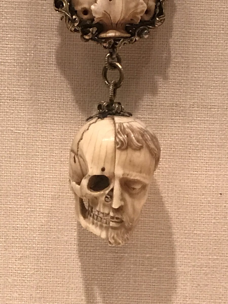 AnatomicalCat's tweet photo. Details from an Ivory rosary made in Germany at the beginning of the 16thC.  It has Latin inscriptions reading ‘Think on death’ and ‘This is what you will be’.  On display in the Met, NYC. #MementoMoriMonday https://t.co/vj8BurdMQM