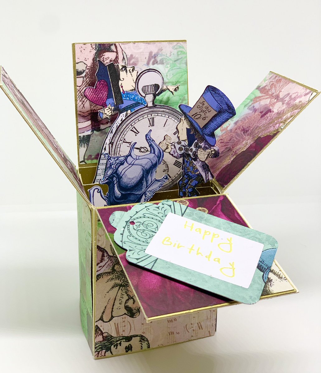 SarahMorton73's tweet photo. Had quite a productive day yesterday not only did i make my first ever tunnel card i also made my first ever pop up box card #handmadeinthe_uk #handmade #greetingcards #popupcards #boxcard #aliceinwonderland #disney #thewillowtreecrafts #firstattempts https://t.co/idddN00ylG