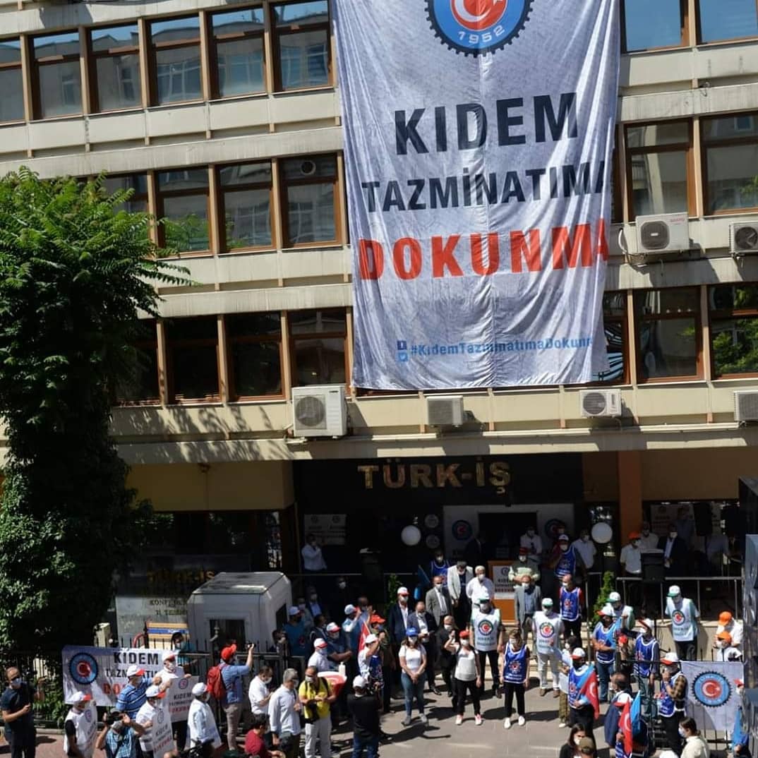 burhankoyuncu05's tweet photo. #KidemTazminatimaDokunma 
Yansın Twitter 
İşçinin alın terini verin fazla birşey istemiyoruz
@HMBakanligi 
@ailevecalisma 
@turkiskonf 
@Guvenlik_is 
@omercagirici 
@FevziKARATAS8 
@galipguvenc 
@ADurcuk 
@sonerdonat 
@ramazan_palak 
@CalkayaHuseyin 
@BeyterNaci 
@muratelhakan1 https://t.co/j9kc5dO06M
