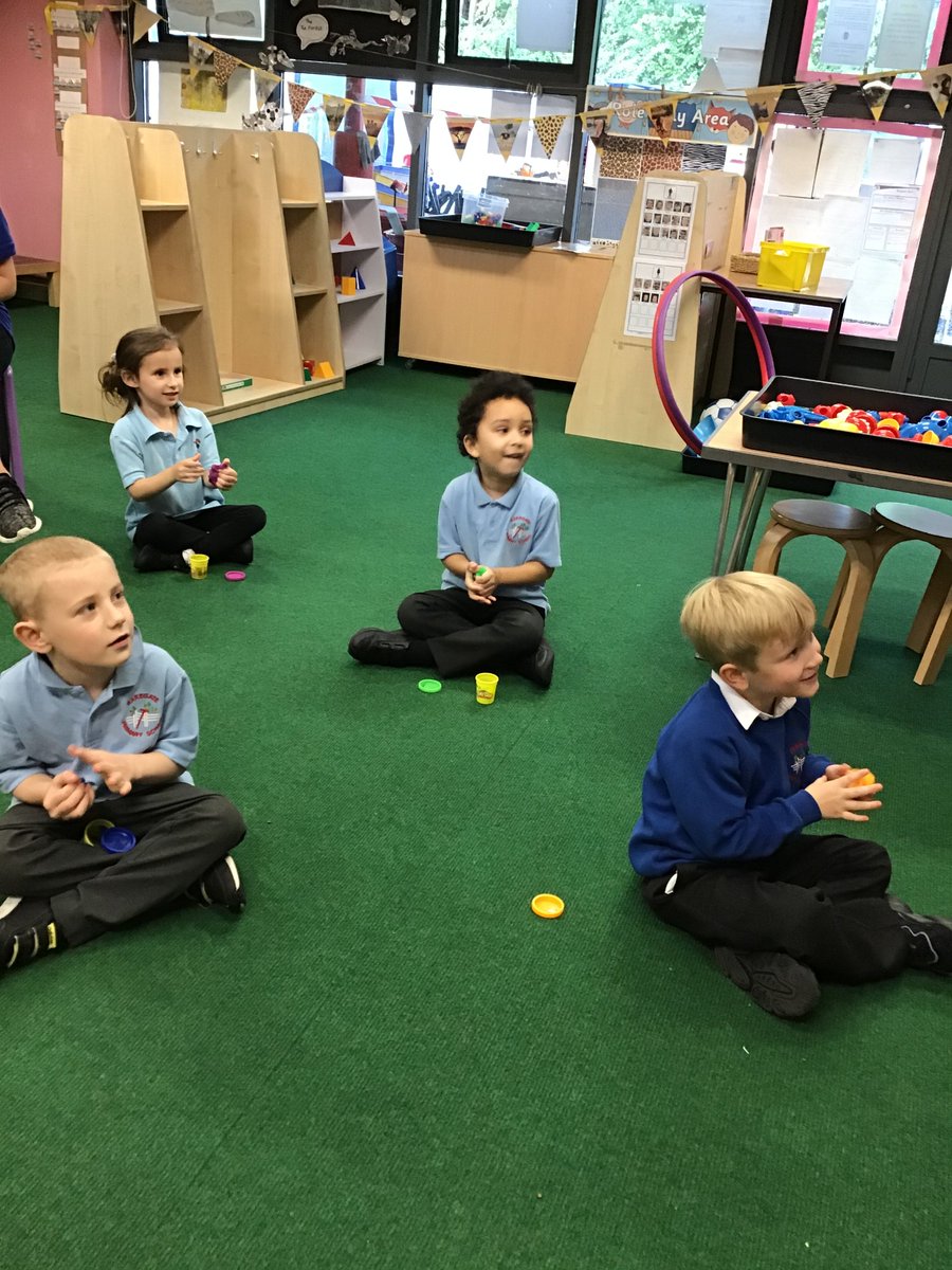 RakegatePrimary's tweet image. Children have been keeping active through the daily Rainbow Hour. #BlackCountryRainbowHour