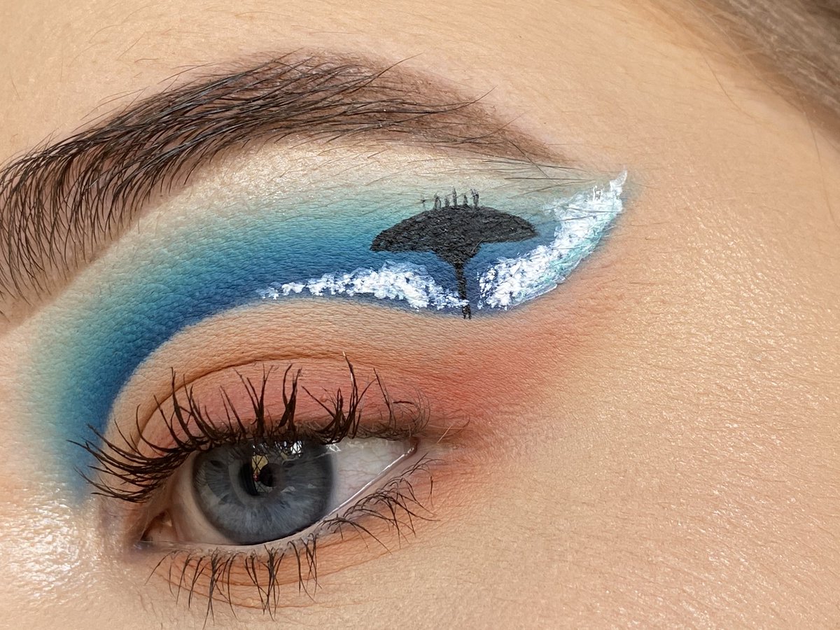 okay SO I do a lot of eye make up looks in my spare time and REALLY wanted to do looks based on planets in the  #StarWars universe!! so I present to you... BESPIN, CLOUD CITY 