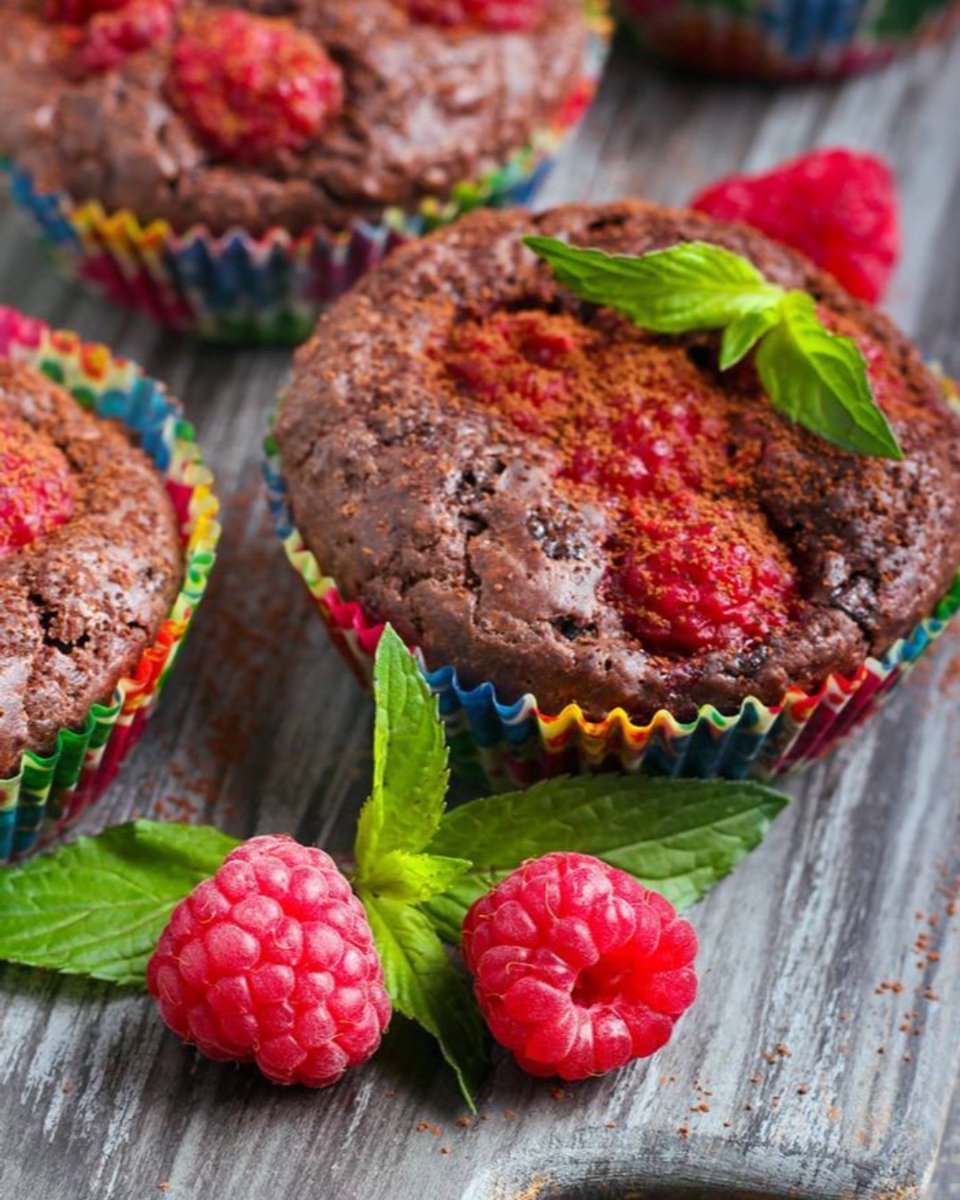 Cuisine Et Mets Mini Gateau Chocolat Framboises T Co Rnryn5pf4o Ideal Pour Le Gouter Des Enfants Desserts Gateaux Chocolat Dessert Framboises Framboise Fruit Ete Fruits Recettes Recette Cuisine Dessert Cuisineetmets