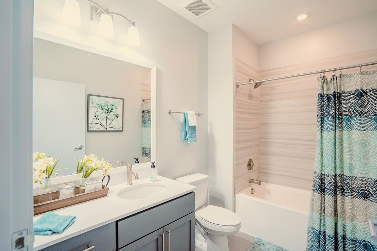 NewmanLofts's tweet photo. A bathroom should never feel cramped - ask us about our bathroom features today and discover exactly what you have been waiting for 🤩 https://t.co/pnHl8DeDhU