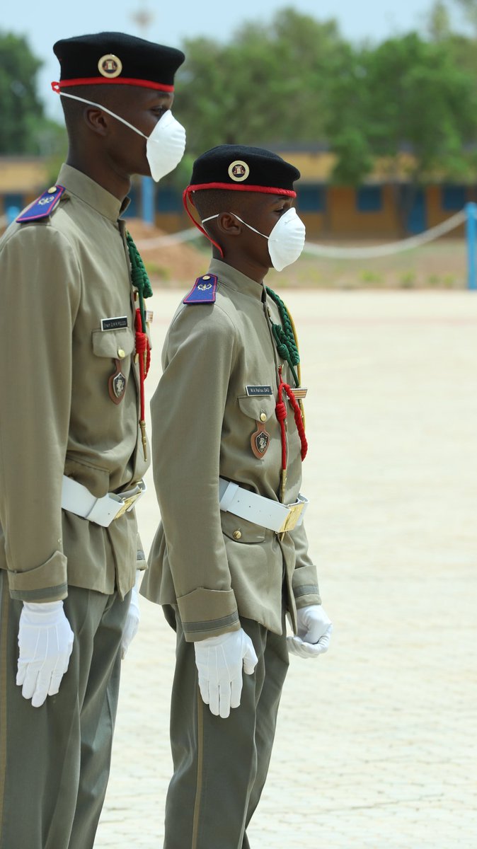 PrytaneeBF's tweet photo. #RemiseDePrix2020 #PrixExcellence
Pour cette année 2019-2020 qui a vu le sacre de plusieurs lauréats au Prytanée Militaire de Kadiogo , les prix d'excellence sont revenus aux élèves Rafiou Dao et Poussi Erwin. https://t.co/oqQ6E4hCk8