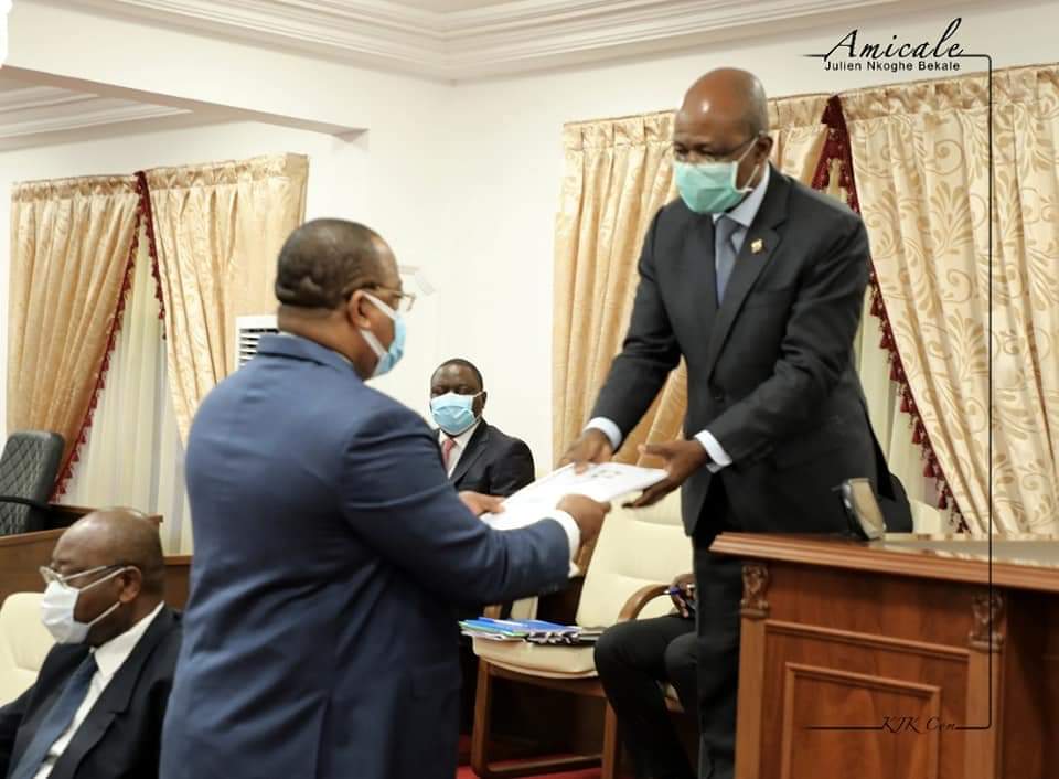 Le <a href="/Pm_JulienNkoghe/">Julien Nkoghe Bekale</a> a sollicité, ce lundi 29 juin 2020 des deux chambres du Parlement, la propagation de l'Etat d'urgence. #Gabon