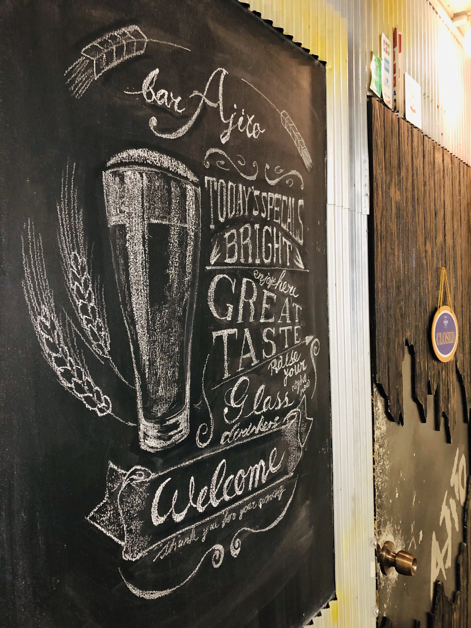 じろう 看板描いたからアップ Barajito アジト 池袋バー 黒板アート チョークアート T Co 7ww8uelukt Twitter