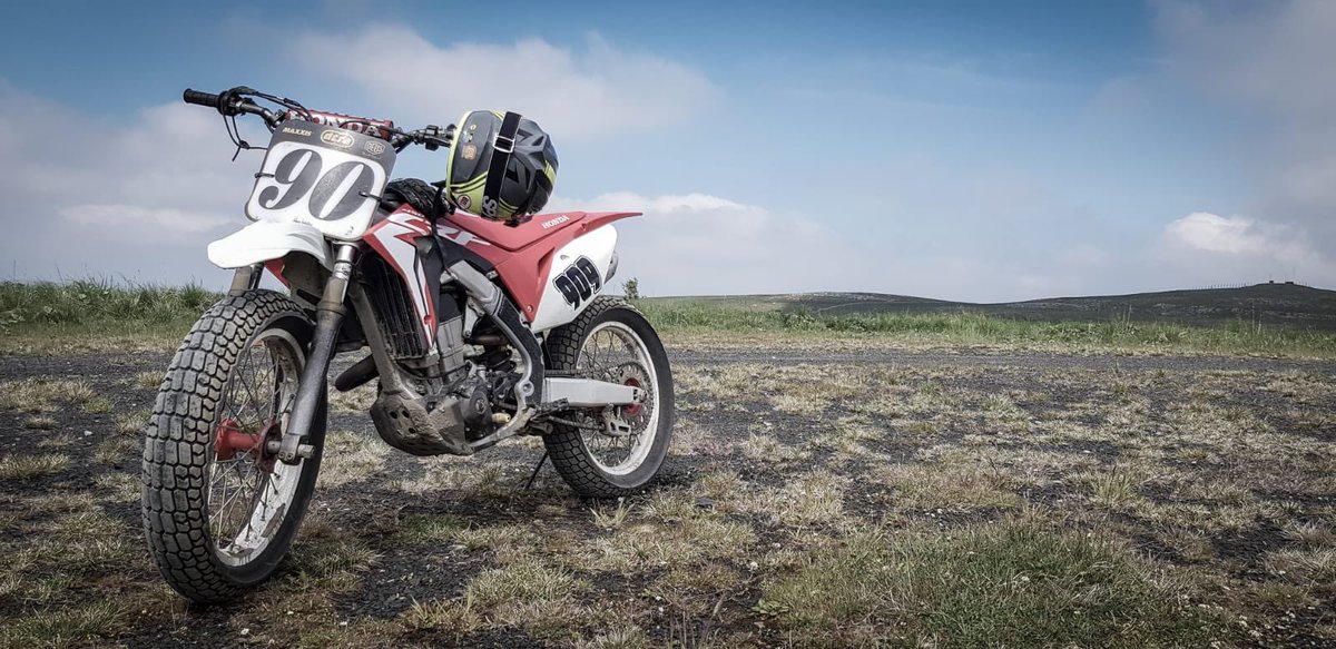 📣📣Last call 📣📣

Just a few places available for this Sundays open practice!! 

🏁 All classes of Flattrack 

🏁 Speedway &amp; Grasstrack upto 250cc

🏁 Juniors welcome

Pre book only... To book please email:
Contact@rideandskidit.com