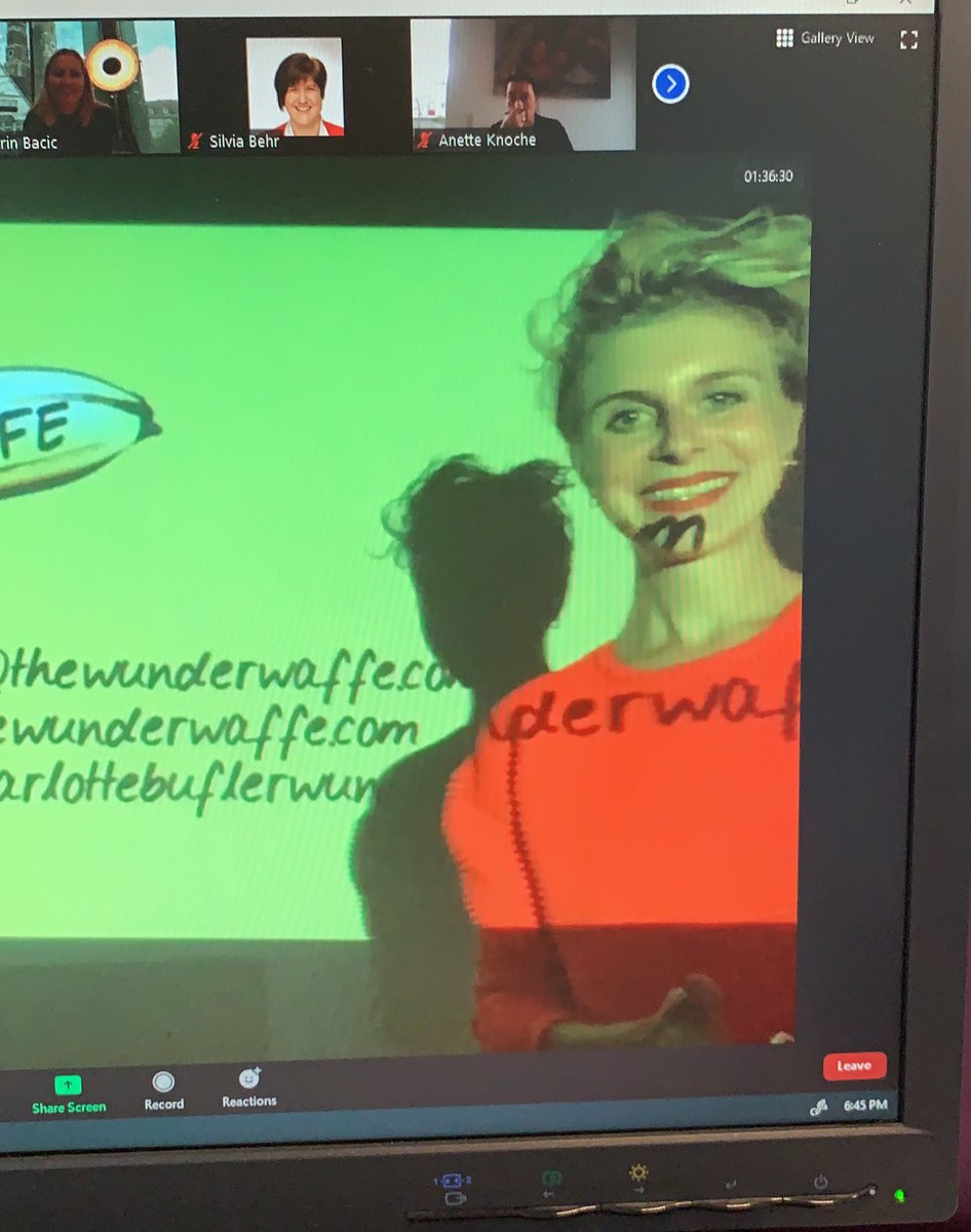 „What“ vs „Why“ - die Technologie und was mache ich damit? darauf kommt es an lt Charlotte Bufler von The Wunderwaffe bei The #Future of #Communication <a href="/WayraGermany/">Wayra Germany</a> <a href="/telefonica_de/">Telefónica Germany</a> Connection und #OWLde <a href="/Oracle_DE/">Oracle Deutschland</a>