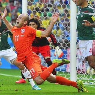 yoseductor's tweet photo. @ArjenRobben #noerapenal #noerapelon https://t.co/P8xUYUxn2I