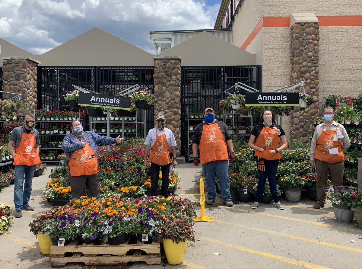 Great visit to HD #1535. Worked with OAM Lizeth De La Torre and recognized Alan Cash and Nate Smith, OFAs for ensuring customers orders are picked and ready to go!  <a href="/SteveCronin12/">Steve Cronin</a> <a href="/theonlyDcian/">cian benning</a> @clearwater_nick <a href="/amandalucken1/">Amanda Lucken</a>