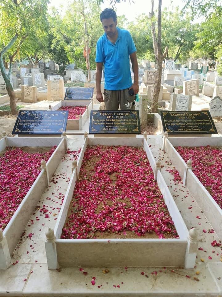 LadyDoctor12's tweet photo. This was absolutely heartbreaking! A father mourns loss of his three children and their mother — they were on that ill-fated PIA plane that crashed in Karachi in 22-05-20. https://t.co/r54YDehYPH