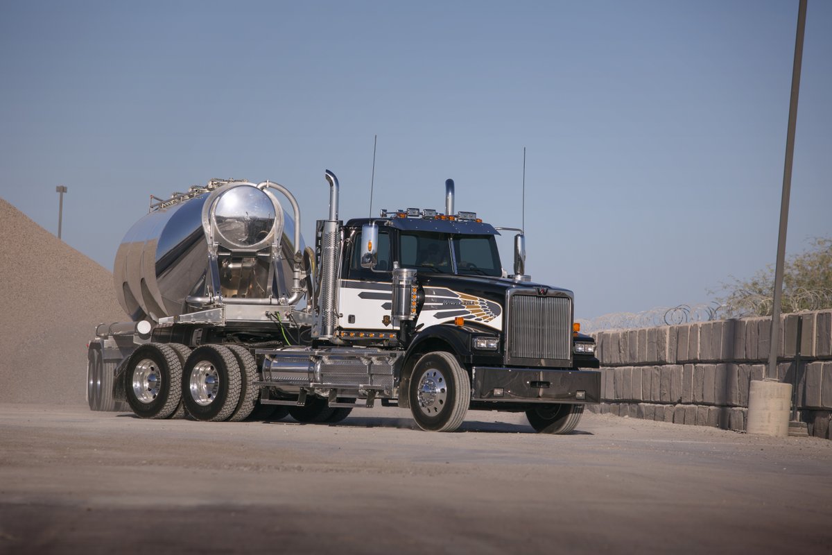 WstrnStarTrucks's tweet photo. Spec up to triple frame rails for the heaviest loads on your #4900SF. Learn more on our website about our spec options to help you get your job done efficiently, effectively and with uptime. https://t.co/0wjFA0x0Vv