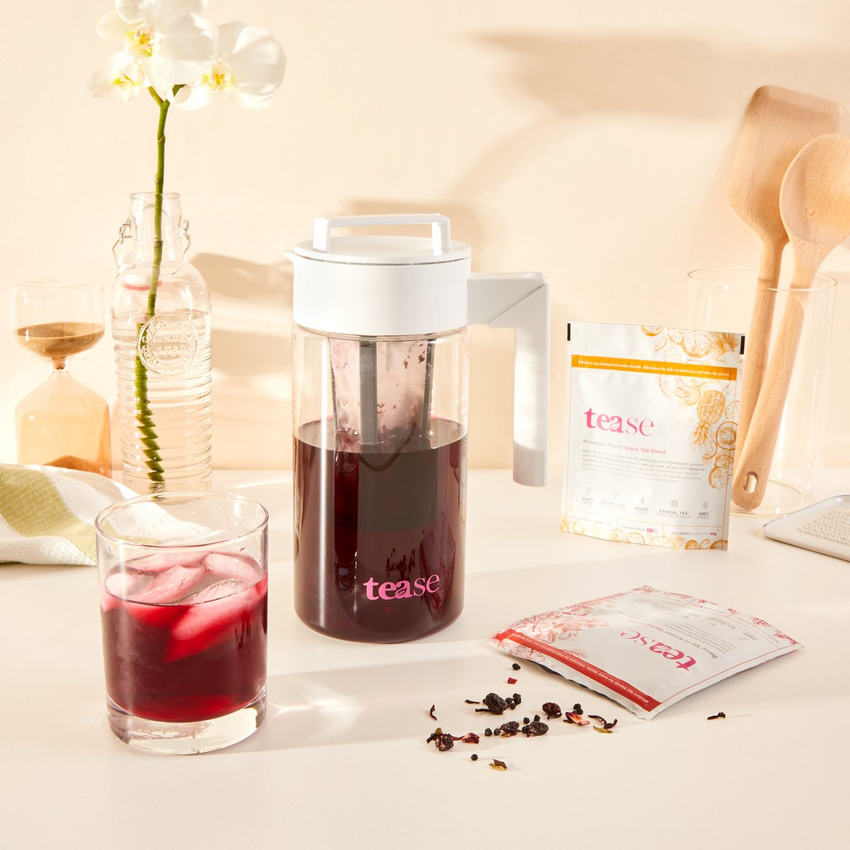 Use <a href="/tease_tea/">Lainey Tease</a>’s Summer Iced Tea Cold Brewer Bundle to make yourself a cup of yum! Add one of the included blushing berry or pineapple punch tea bags into the infuser, brew into cold water overnight, and enjoy. Get yours in the Summer Edit Sale at fff.me/SU20EditTWBrew….