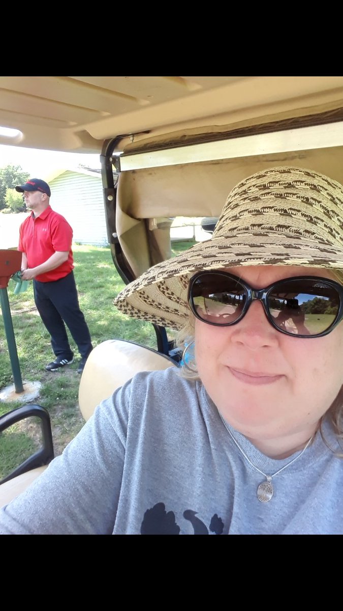 Getting a good start on my SCE Summer Selfie challenge with a 3 in 1 photo op... #outdoorfun , #outdoorsport (I was the caddy!) , and #selfiewithsunglasses. #SCESummerSelfieChallenge #BulldogStrong @SCEBulldogs