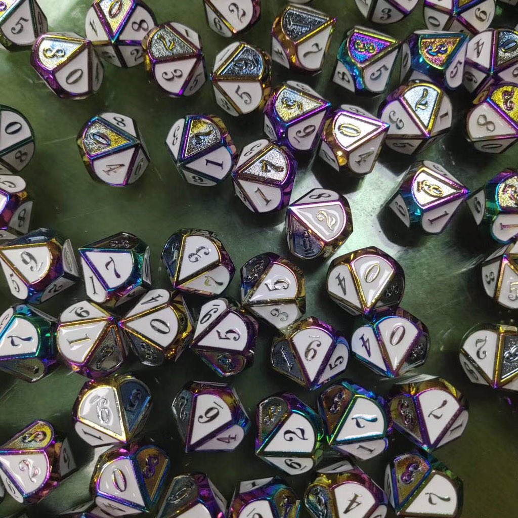 swordofdawndice's tweet photo. Enamel craft on metal dice SwordOfDawnDice dice manufacturer: global supply of metal dice, wholesale metal dice, customized personalized metal dice 
#d20 #friends #love #game #party #campaign #campaign #trump  #videogame #playing #etsy #handmadedice https://t.co/M4J0Dapy1Q https://t.co/t7wUhdCnnQ