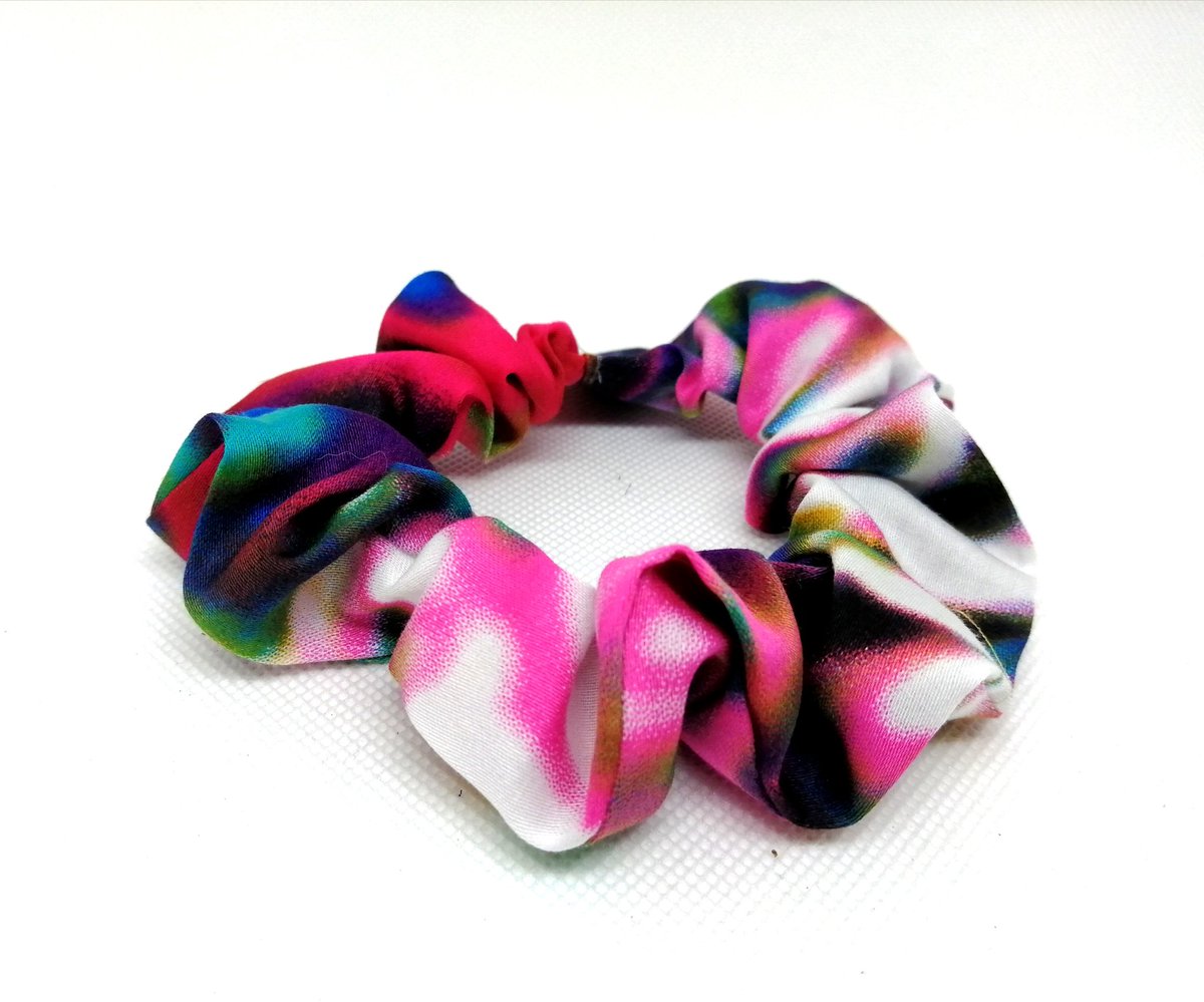 bambisden's tweet photo. My brand new scrunchies are going down so well! These little cuties have been handmade using recycled and reused fabrics. Find them on my etsy shop https://t.co/TMvmLJ0aZk #sustainablefashion #MondayMotivation #HandmadeHour #HandmadeInUK #etsy https://t.co/0gWMyCiImw