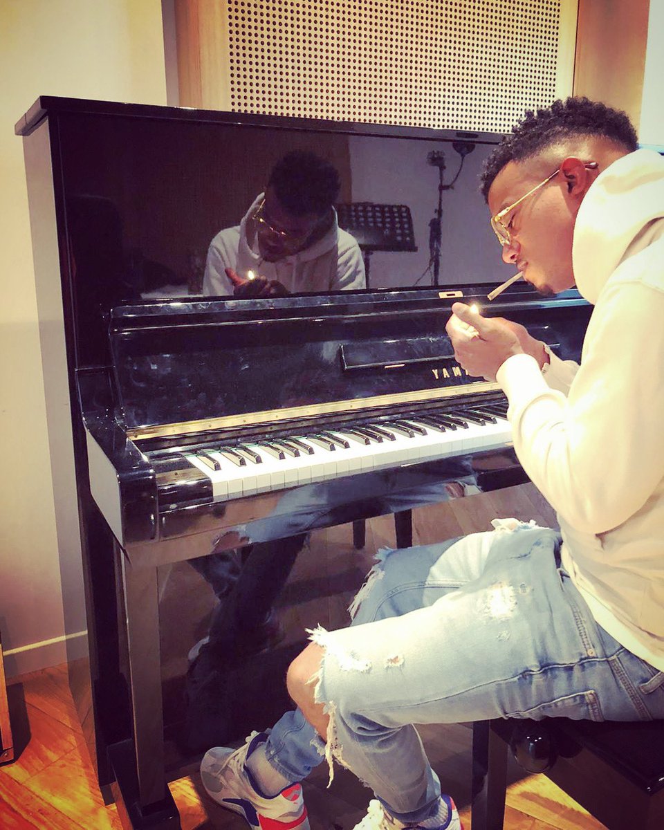 fellolafghan's tweet image. Et si j’envoyais #ApacheLife6 ?!🤔
Jveux voir au moins 50 🎸 en commentaires!
A vous de jouer les apaches 😎
#ApacheLife