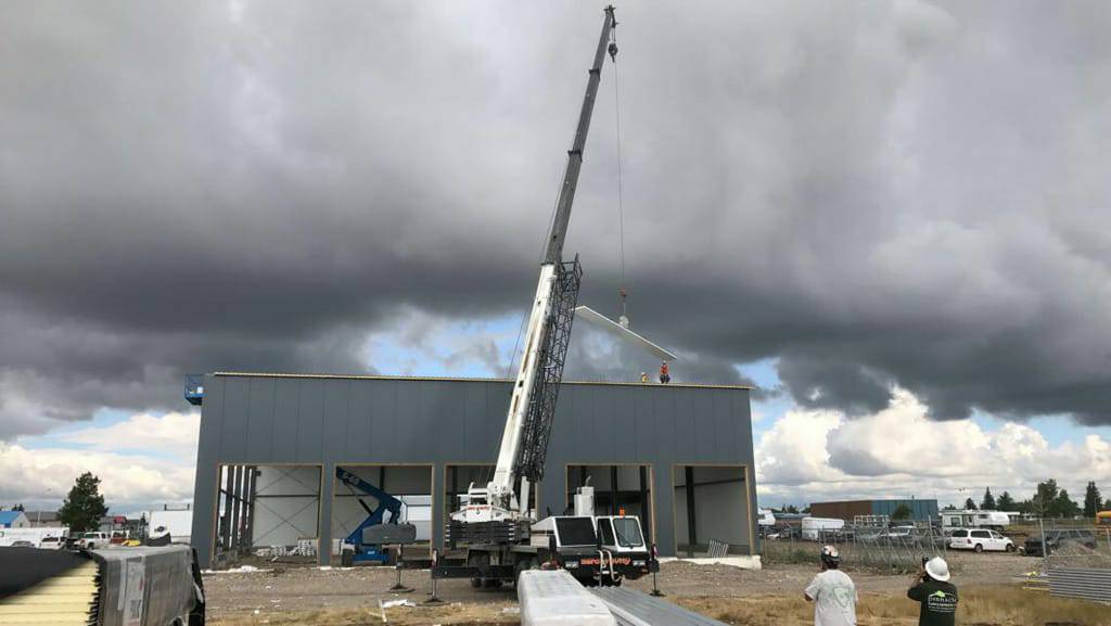 WestcoLtd's tweet photo. Big shout out to Zero Gravity Cranes & Rigging Inc. for the impressive work they have done a for Wesco construction over the years. here are a few snapshots of zero gravity doing what they do best!
#designbuildbetter #ibuildalberta #steelerection #structures #zerogravity https://t.co/BE6e02YAH7