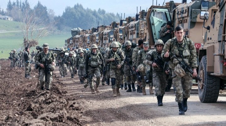 İşte gerçek  "Onur Yürüyüşü" 

#YallahHollandaya 
#KaraKuvvetleri