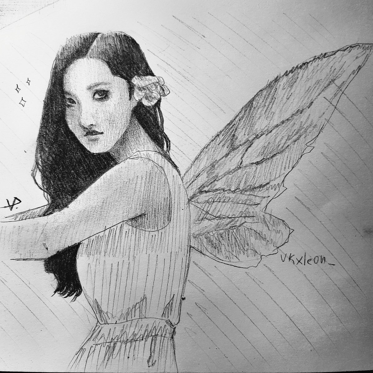 vkxleon_'s tweet photo. Fairy hwasa! ✨

#HwasaMaria #MAMAMOO https://t.co/YvWW5PARzW