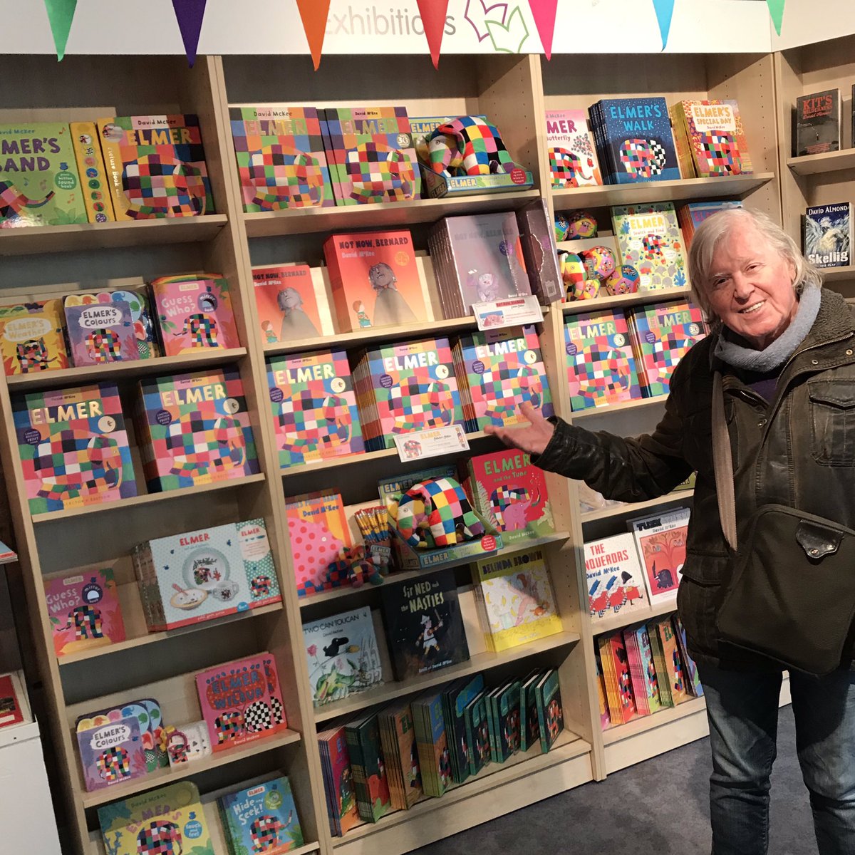 We are delighted for our friend David McKee, named Illustrator of the Year at the <a href="/thebookseller/">The Bookseller</a> #Nibbies

His first ever award 🥇❤️🧡💛💚💙💜🖤🤍🤎 and INCREDIBLY deserved.