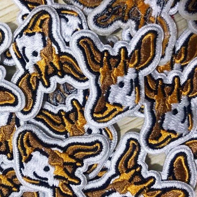 okitobrand's tweet photo. A second logo is on the horizon for our Summer and Fall drops Okito Fam - stay tuned! Who knows the name of this majestic, African animal? 🤔 #okito #okapi https://t.co/x54ffbzrqI