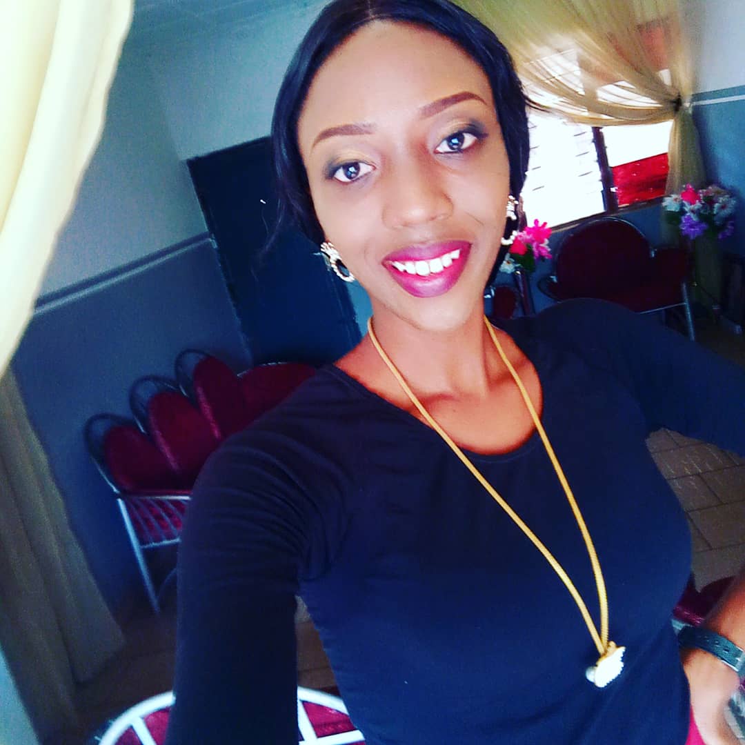 queenteeolah's tweet photo. Laughter heals a lot of hurts. So, make sure you laugh often. https://t.co/IxVHAGAUN1