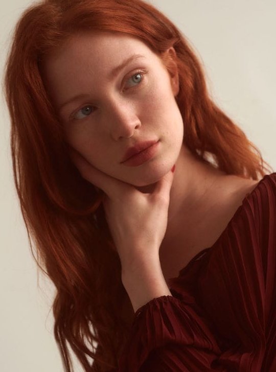 E_Canonach's tweet photo. Ficha para @DeathlyHSquad 

 ↬ Eilidh Canonach
     ↬ Sangre Pura
        ↬ Hogwarts, Ex-Slytherin
           ↬ Neutral
              ↬ Angelina Michelle https://t.co/tpWtWorxD3