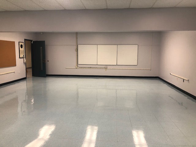QuashnetAP's tweet photo. Check out the new digs for the QuashnetAP Room 135. What sort of furniture and spaces should we put in there? Quiet Corner?  Carpet? Bean Bags? Make some suggestions to help make this space the best that it can be. https://t.co/9VgZtozPDS