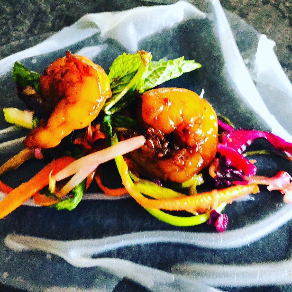 thenowastechef's tweet photo. Prawn rice paper rolls. Delicious and healthy for the family dinner this evening.
.  .  .                                       #prawnricepaperrolls #prawns #familydinner #healthyfood #healthyeating #asianfood #irishingredients #summerfood https://t.co/evXtAti1Xx