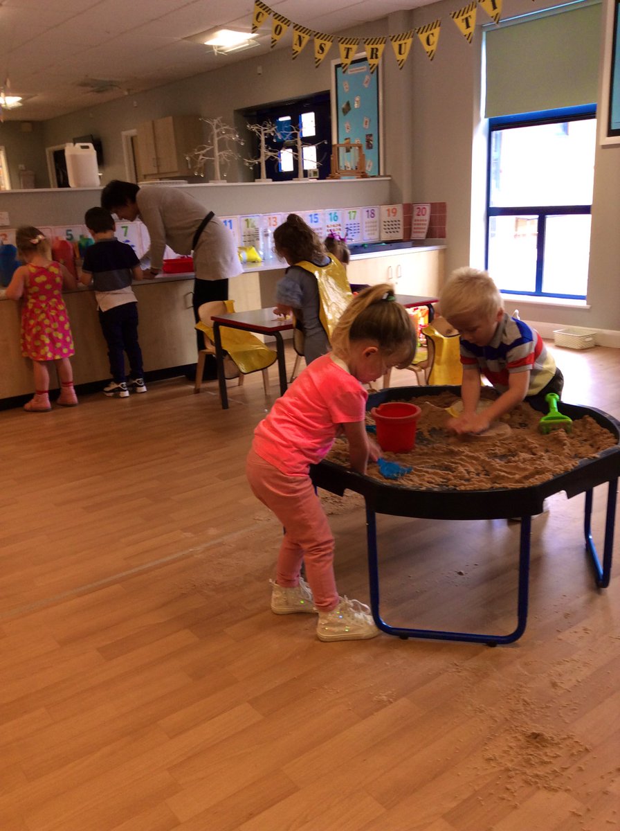 A fun day exploring and learning together in Nursery 😊