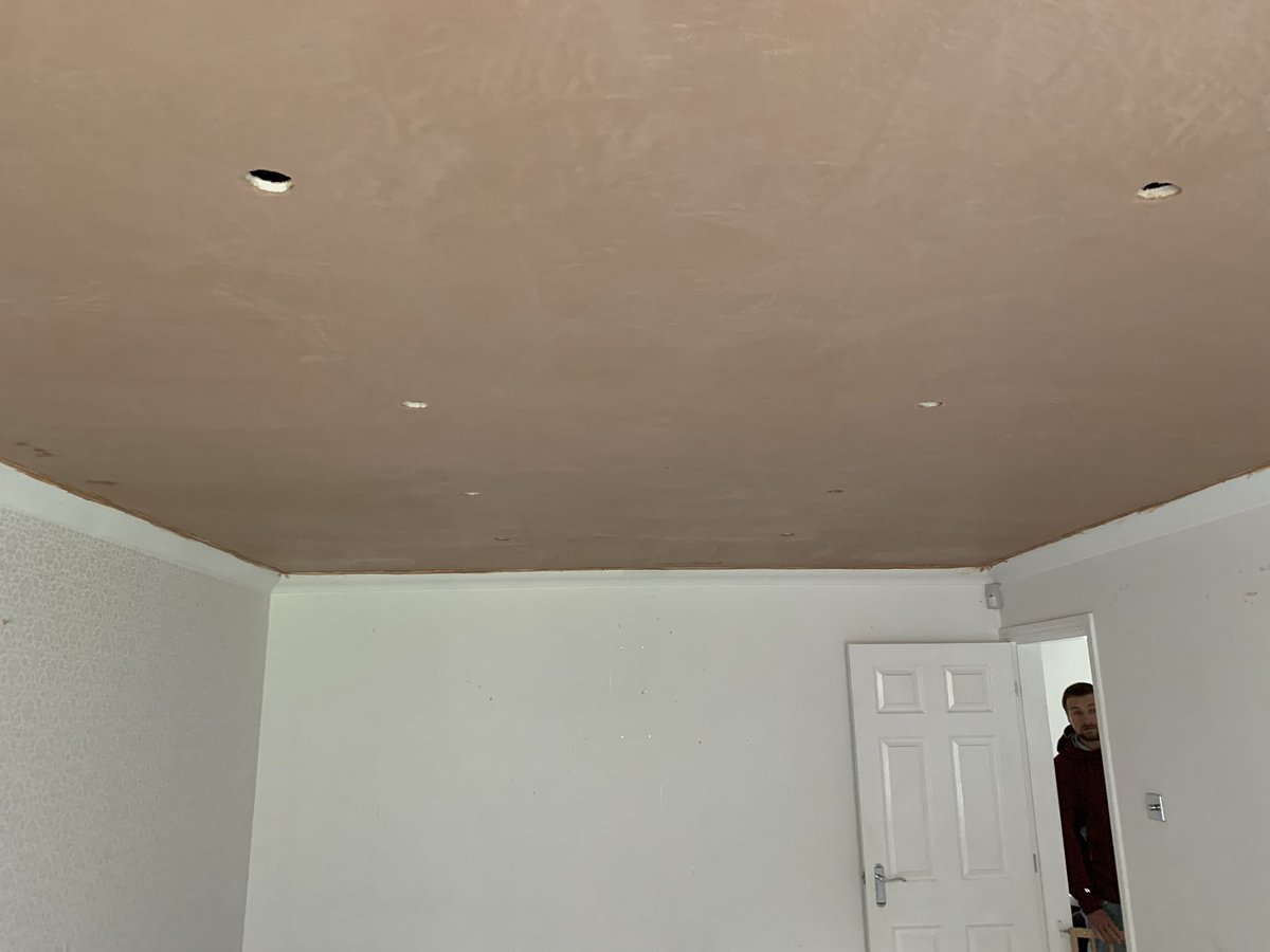 AdtBuilding's tweet photo. artex ceiling over skimmed https://t.co/gnA4xbf8KC