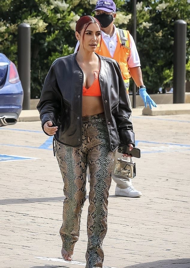 KKWMAFIAMEDIA's tweet photo. Kim at Nobu in Malibu, CA on June 28, 2020. https://t.co/ozg6KTIVFz