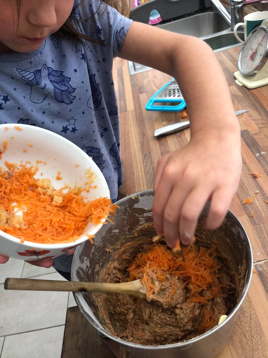 michell64517252's tweet photo. Liana measuring in grams to make a Carrot Cake for Nanny’s donation to Liana’s cupcake day fundraising @SWilliams_CHL @CHLPrimary https://t.co/LA8duPWeDP