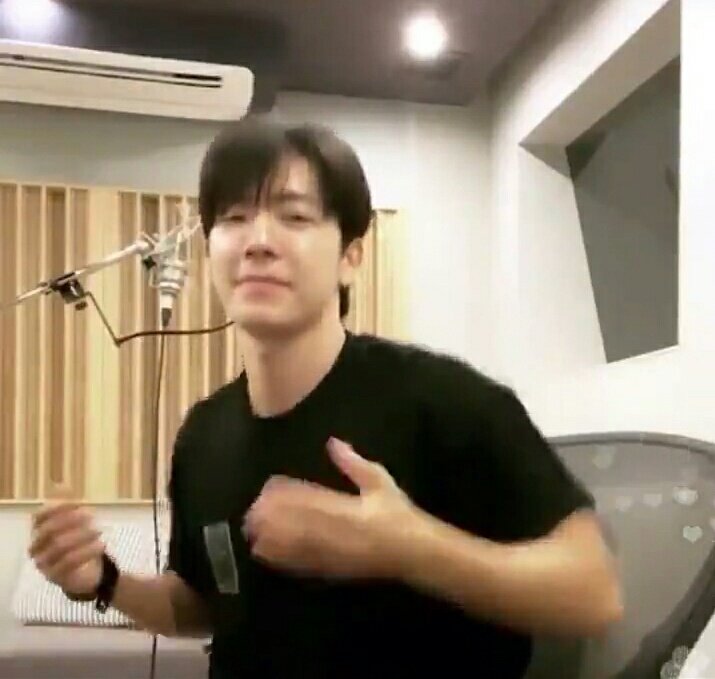 Look at those cheekies