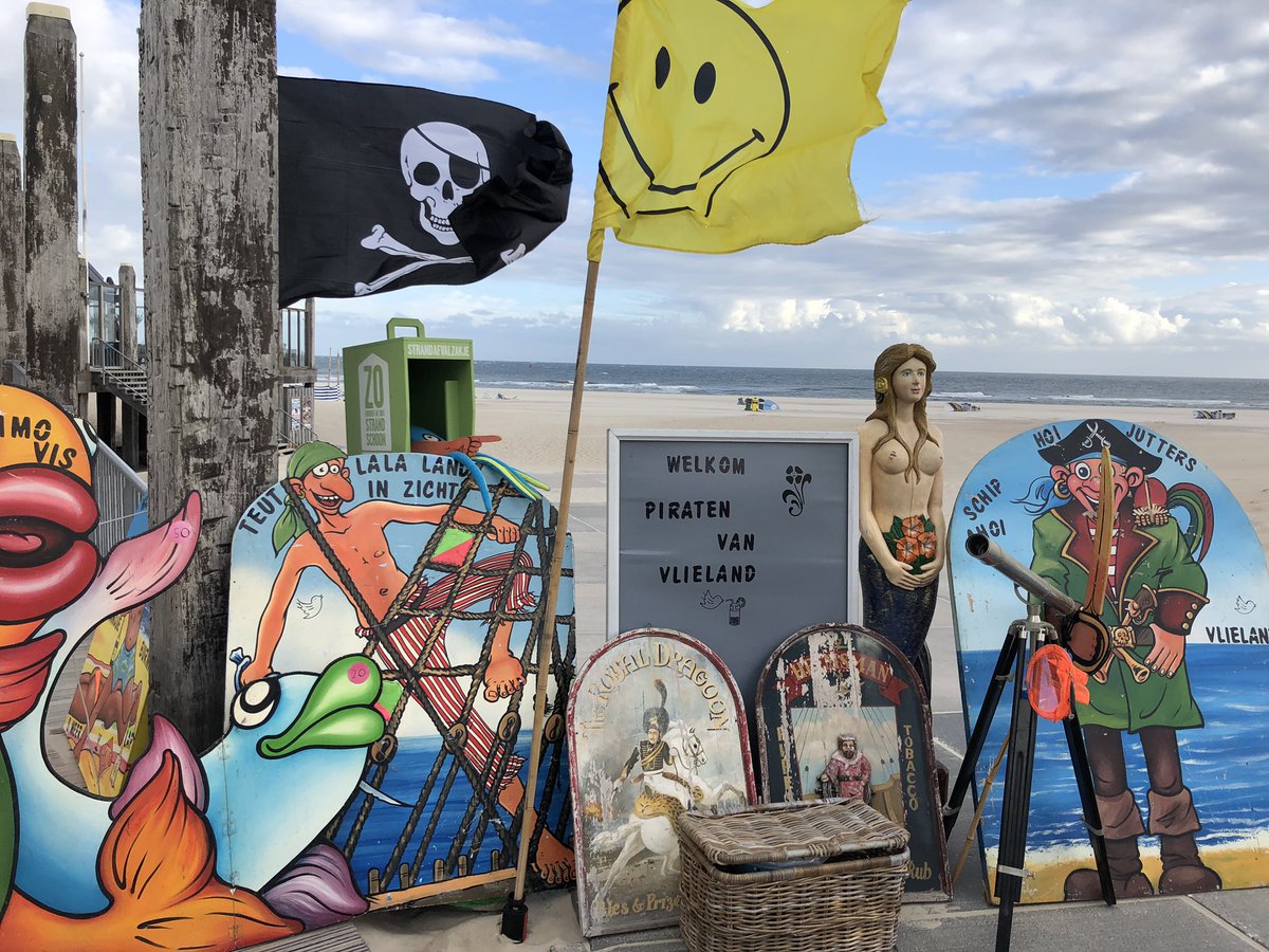 BadhuysVlieland's tweet photo. Schip ahoi, aiai Kapitein! 🏴‍☠️Land in zicht... #vlieland #piratenfeest 🤩 Schoolreisje groep 1 &amp; 2 eilander piraatjes ❤️ https://t.co/7H1y1lSVHp