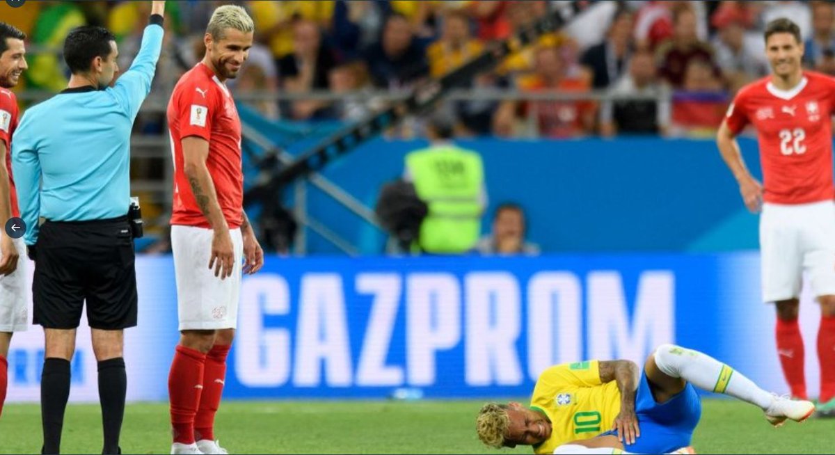 Je suis retombé sur cette photo. Même 2 ans après, elle reste géniale! #Behrami #Neymar #CM2018