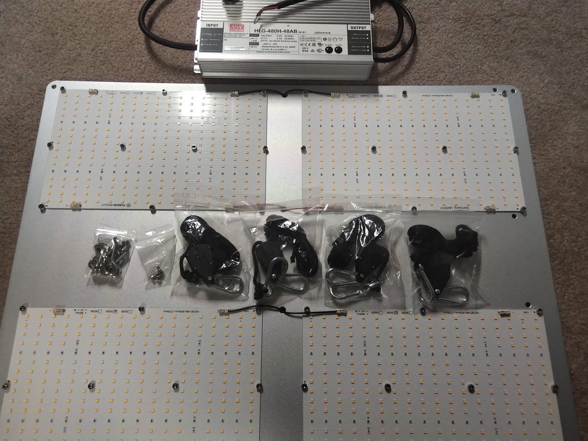 TempleGrower's tweet photo. Well, it has arrived. I can finally join the cool guy club. 😉 I am still very skeptical this will actually cover my 4x4 like I want it to but, should be very nice nonetheless. ☀️🌱

#GrowYourOwn #Cannabis #LetTherBeLight #QuantumBoard #NewLight https://t.co/2G3rnelSIF
